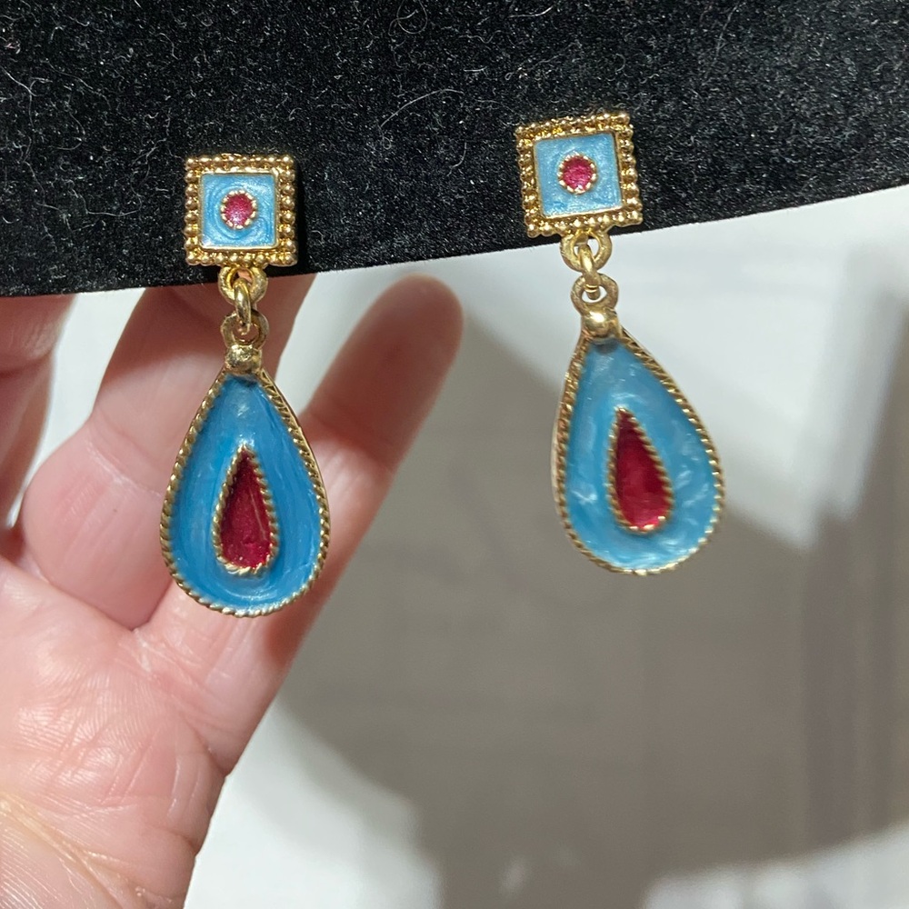 Gold Tone Blue Red Enamel Clip on Earrings